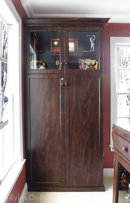 Wine Liquor Cabinet With Locking Doors, Liquor Cabinet Lockable