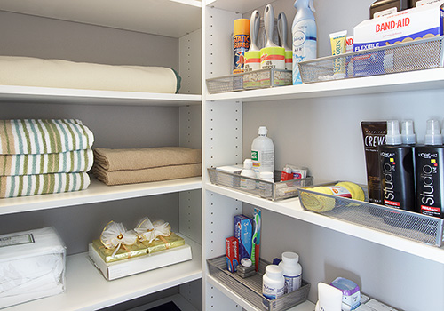 Linen Closet Adjustable to Changing Seasons