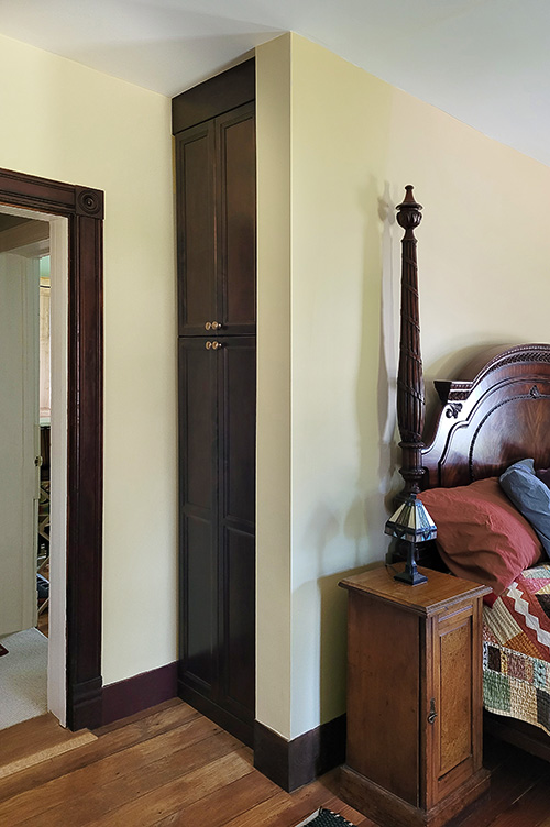 Built-In Closet in Unused Bedroom Space for Linens