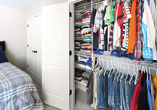 Custom Wire Shelving for Kids Closet