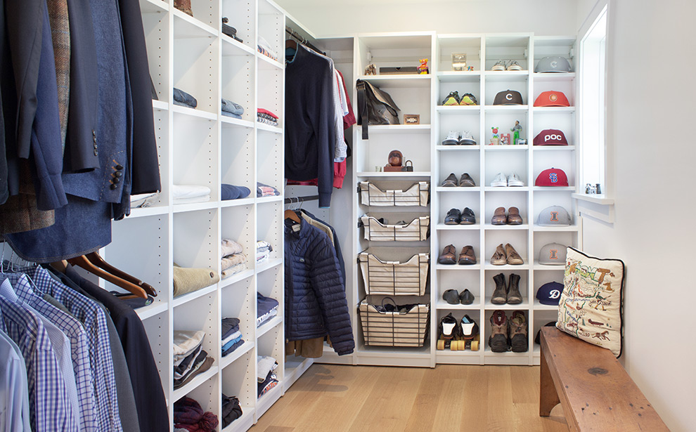 Efficient Organized Bedroom Closet