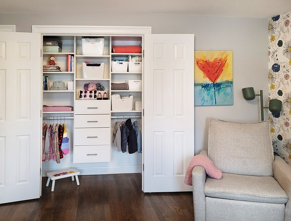 Toddler Adjustable Closet with Cabinet Drawers