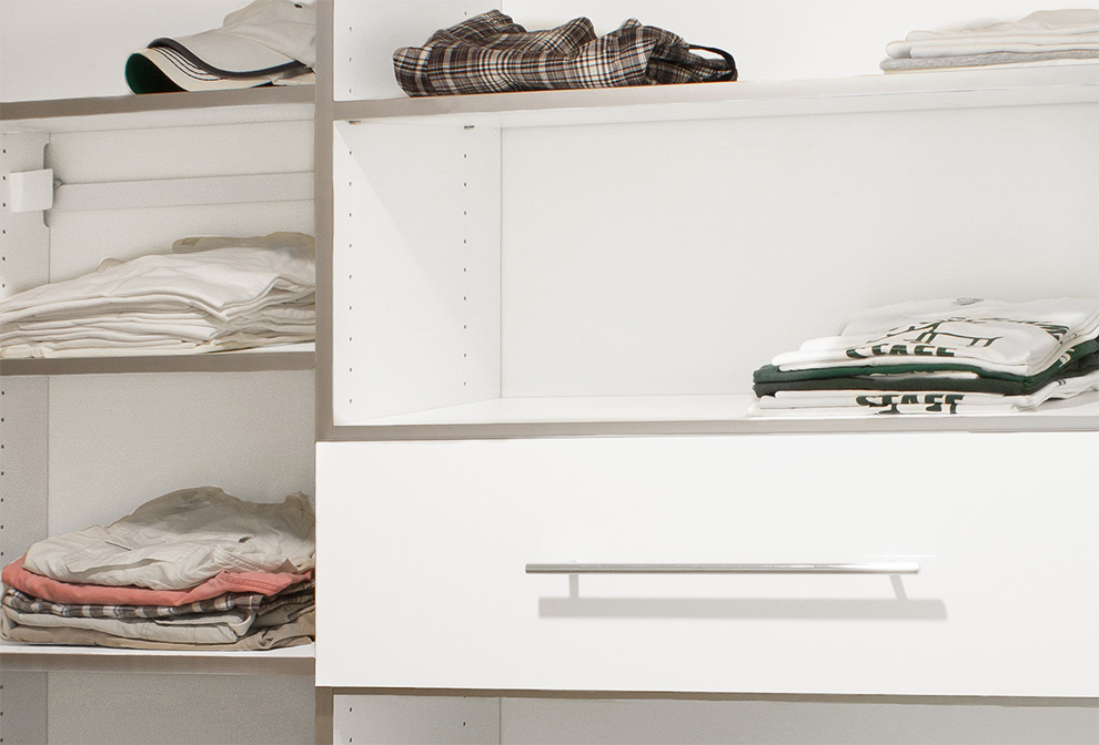 White Closet for Contemporary Teen