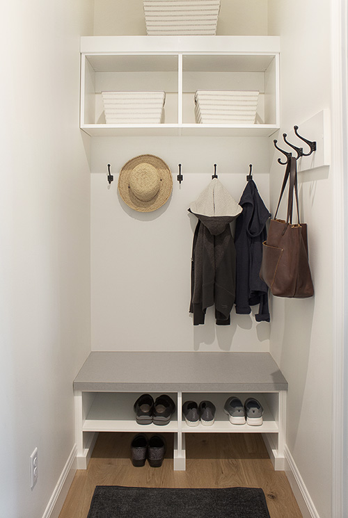 Backdoor Mudroom Shelving and Storage Bench