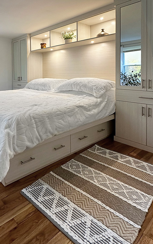 Storage Bed with Drawers and Two Vertical Cabinets