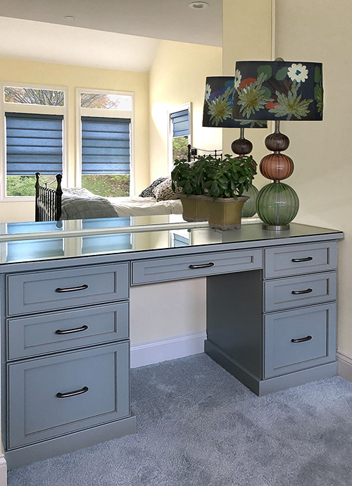 Makeup Table with Six Drawers