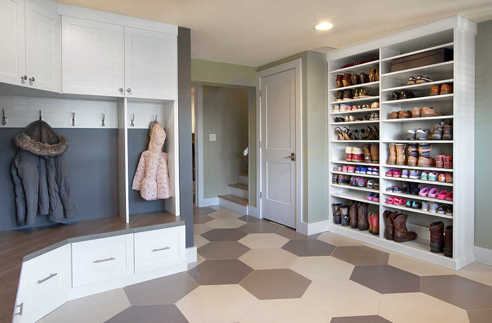 Effective Organized Mudroom