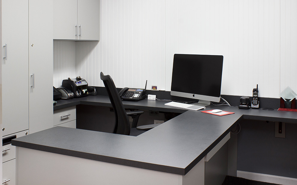 U-Shaped Commercial Office Desk