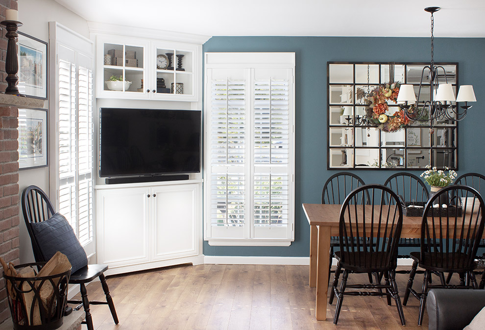 Built-In TV Corner Cabinet with Upper Cabinet