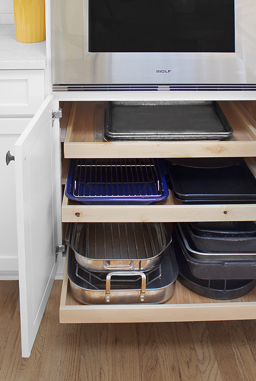 Kitchen Pullout Drawers Below Oven for Pans