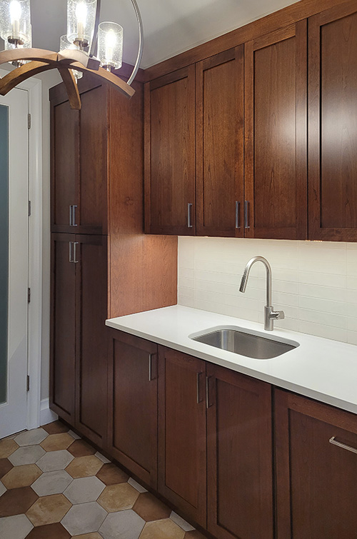 Small Kitchen with Maximum Storage Cabinets