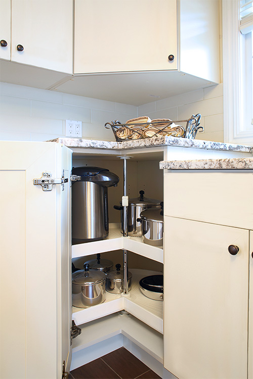 Corner Cabinet with Lazy Susan