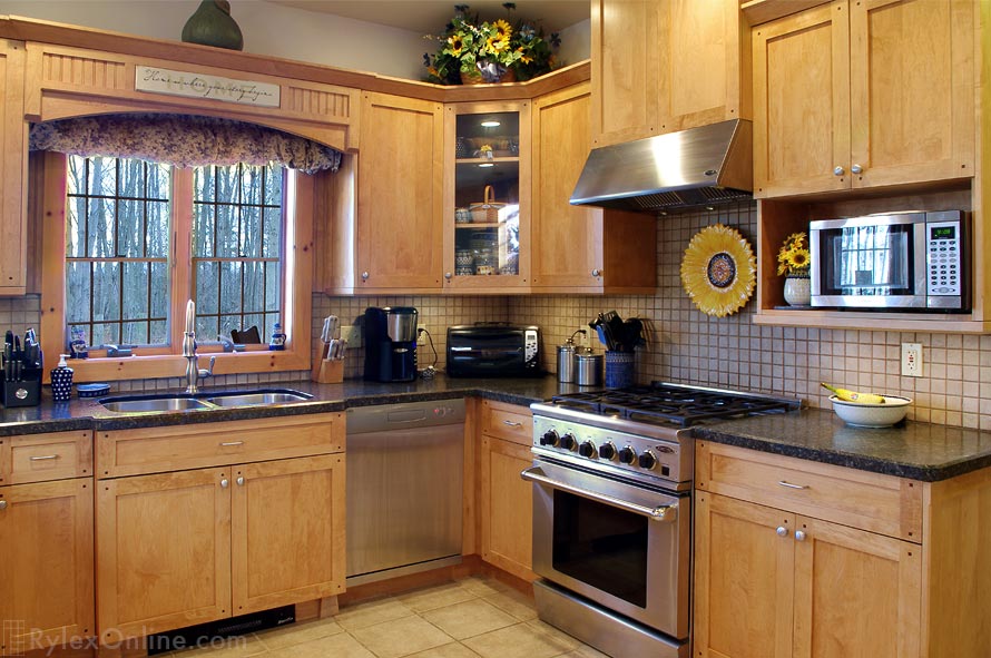 Solid Wood Kitchen Cabinets | Pull Out Drawers | Poughkeepsie, NY