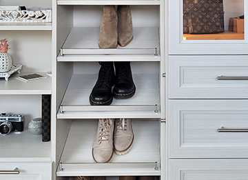 Angled Shoe Shelves with Fence for Rylex Custom Closets