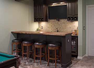 Home Wet Bar and Recreation Room