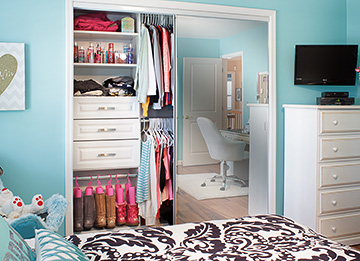 Teenage Girls Bedroom Closet